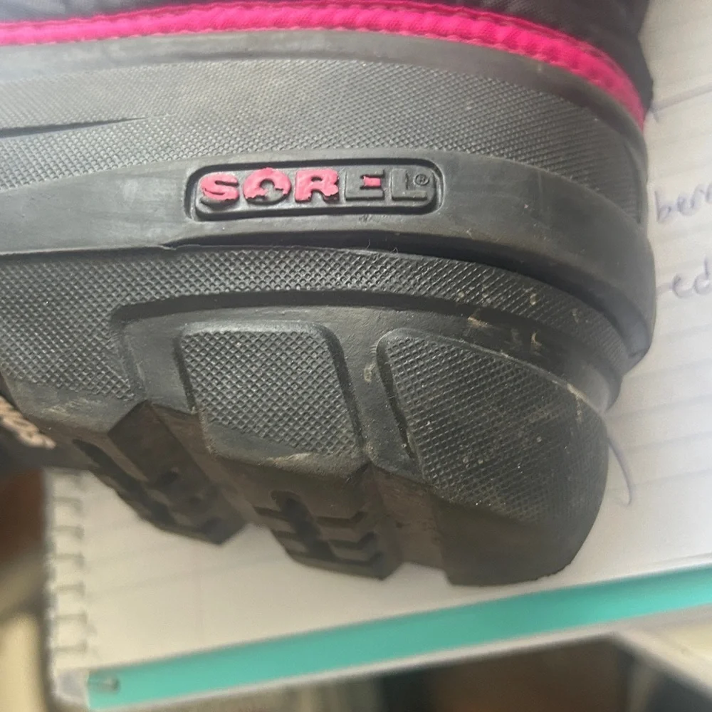 Women's Sorel Snow Boots Black/ Hot Pink Size 5